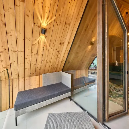Rooftop Vista Maisonette & Relaxing Bath By Interhome *