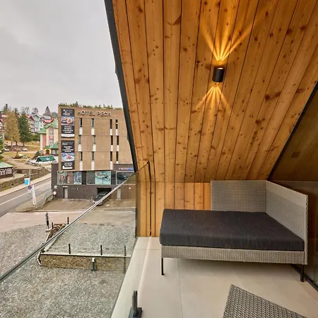Rooftop Vista Maisonette & Relaxing Bath By Interhome *