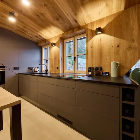 Rooftop Vista Maisonette & Relaxing Bath By Interhome * ペツ・ポト・スニェシュコウ