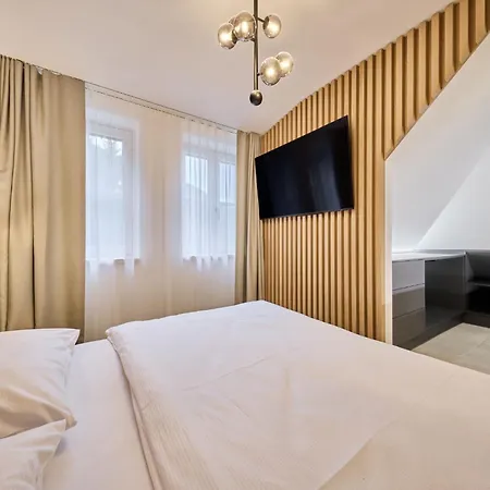 Rooftop Vista Maisonette & Relaxing Bath By Interhome *