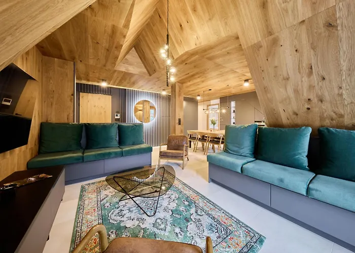 Rooftop Vista Maisonette & Relaxing Bath By Interhome *