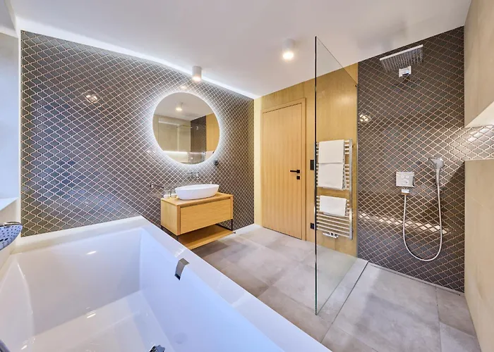 Rooftop Vista Maisonette & Relaxing Bath By Interhome Apartamento