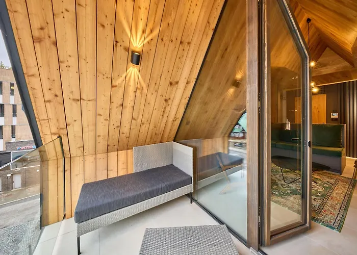 Rooftop Vista Maisonette & Relaxing Bath By Interhome *