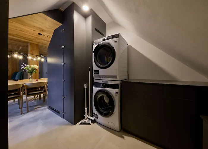 Rooftop Vista Maisonette & Relaxing Bath By Interhome Lejlighed